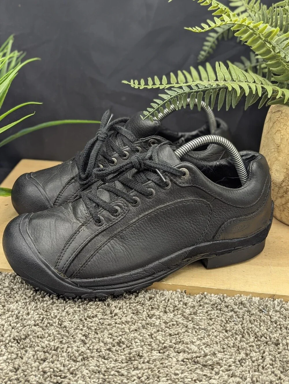 Keen Brigg II Women's Size 10 Black Leather Walking Hiking Casual Shoes